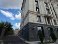 Свободное назначение, офисы, магазины и бутики, общепит, салоны красоты, бани, гостиницы и зоны отдыха, фитнес и спорт, медцентры и аптеки, образование, развлечения, кабинеты и рабочие места, студии · 569.7 м² за ~ 5.7 млн ₸ в Караганде, Казыбек би р-н — фото 3