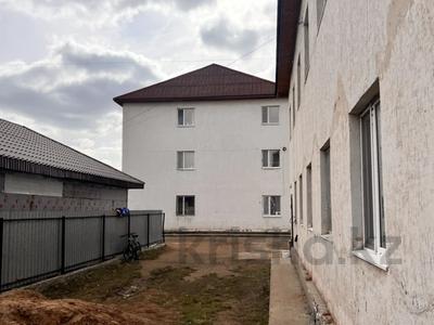 Отдельный дом · 36 комнат · 1200 м² · 30 сот., мкр Уркер, Уали халфин 60 за 255 млн ₸ в Астане, Нура р-н