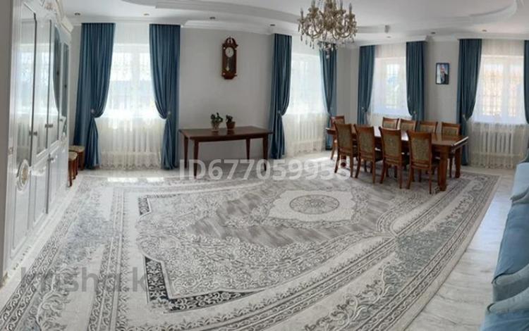 Отдельный дом • 8 комнат • 260 м² • 10 сот., Алтын сака за 55 млн 〒 в Актобе, жилой массив Акжар-2 — фото 6