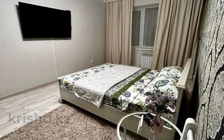 1-комнатная квартира · 40 м² · 1/5 этаж, Проспект Тауелсиздик 4 — проспект Алии Молдагуловой за 2 000 ₸ в Актобе — фото 2
