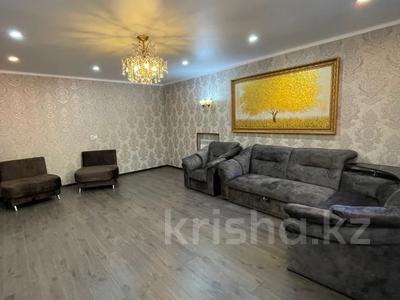 Отдельный дом • 6 комнат • 504 м² • 9 сот., Луговая за 107 млн 〒 в Бишкуле