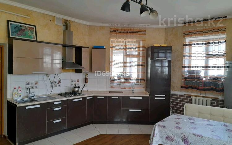 Отдельный дом · 4 комнаты · 168 м² · 8 сот., Курмет 12 — Мкр шабыт за 30 млн 〒 в Междуреченске — фото 2