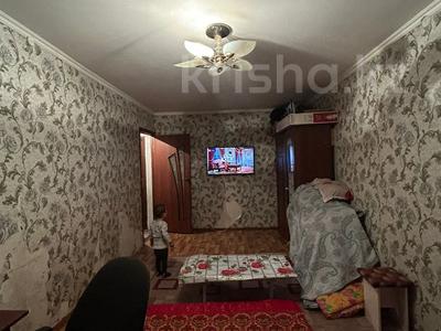 2-комнатная квартира, 46 м², 2/4 этаж, Молдагуловой за 12.5 млн 〒 в Шымкенте, Абайский р-н