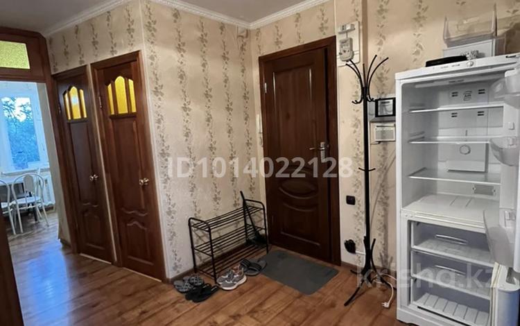 3-комнатная квартира · 63 м² · 2/5 этаж, мкр 5, Есет-батыр 95/1 за 200 000 ₸ в Актобе — фото 2