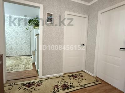 3-комнатная квартира · 62 м² · 5/5 этаж, мкр 5, Есет батыра 103/1 — Школа №19 за 16 млн ₸ в Актобе