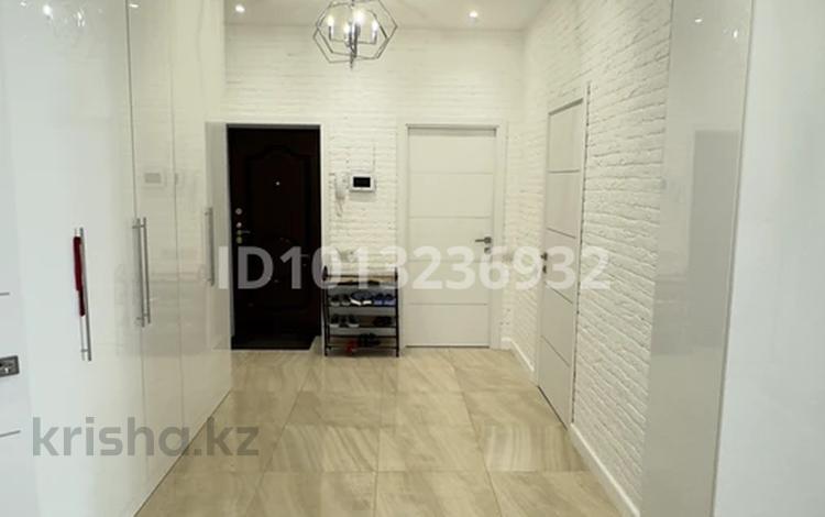 3-бөлмелі пәтер · 160 м² · 5/7 қабат, мкр. Алтын орда, Санкибай батыра 28В, бағасы: 68 млн ₸ в Актобе — фото 2