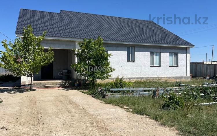 Отдельный дом · 6 комнат · 220 м² · 12 сот., 133 ул 172 за 35 млн 〒 в Кульсары — фото 2