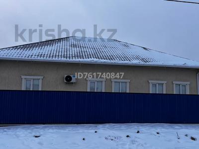 Отдельный дом · 4 комнаты · 180 м² · 10 сот., мкр Кара депо, Проезд Шұбартобе 3 за 25 млн ₸ в Атырау