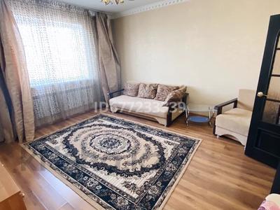 2-комнатная квартира, 75 м², 3/5 этаж помесячно, Досмухамедова 93 за 150 000 〒 в Атырау