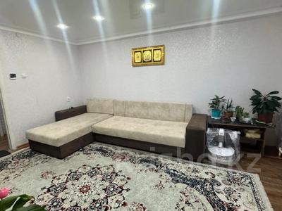 4-бөлмелі пәтер · 60 м² · 5/5 қабат, Ауэзова 48, бағасы: 13.5 млн ₸ в Аксу