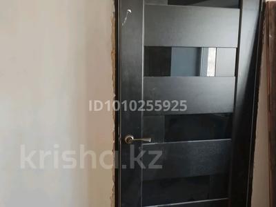 2-бөлмелі пәтер · 43 м² · 4/5 қабат, Крылова — Ауэзова и Крылова, бағасы: 16.5 млн ₸ в Усть-Каменогорске, Ульбинский
