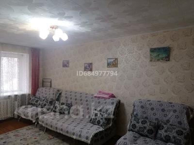 3-комнатная квартира, 61 м², 1/5 этаж, Майкудук, Майкудук, 18й микрорайон 24 за 21 млн 〒 в Караганде, Алихана Бокейханова р-н