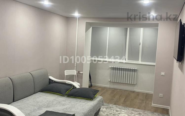 1-комнатная квартира · 35 м² · 4/9 этаж, Жукова за 180 000 ₸ в Уральске, мкр Школьник — фото 11
