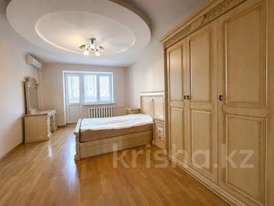 4-комнатная квартира · 185 м² · 4/9 этаж, мкр Самал-3 21 за 650 000 ₸ в Алматы, Медеуский р-н