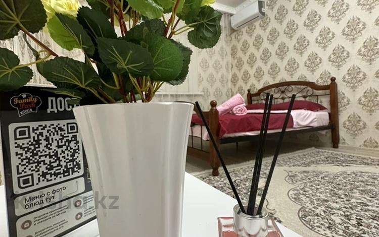 1-бөлмелі пәтер · 50 м² · 10/10 қабат, мкр Нурсая, Таумуш Жумагалиева 15, бағасы: 3 000 ₸ в Атырау — фото 2