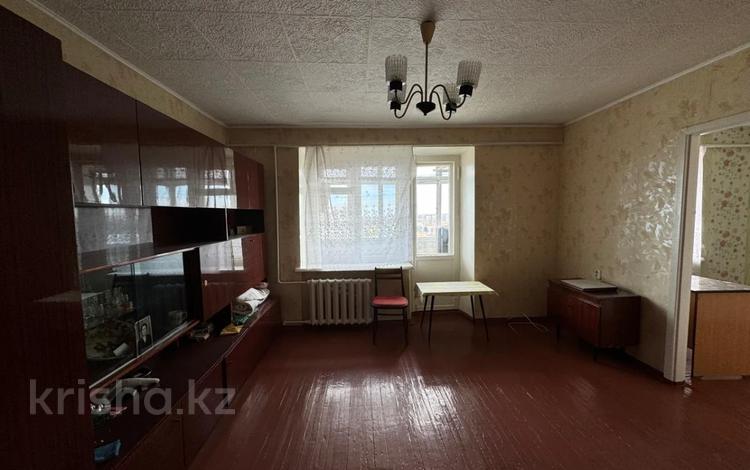 3-комнатная квартира, 54 м², 9/9 этаж, ул. 6-й мик-н за 7 млн 〒 в Темиртау — фото 2