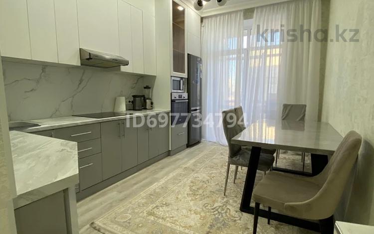 2-комнатная квартира, 74 м², 7/10 этаж, мкр Юго-Восток, Дюсембекова 83/2 за 42 млн 〒 в Караганде, Казыбек би р-н — фото 2