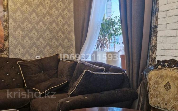 3-комнатная квартира · 72 м² · 9/9 этаж, мкр Юго-Восток, Мкр Юго-Восток, мкр Гульдер 1 1 за 40 млн ₸ в Караганде, Казыбек би р-н — фото 2