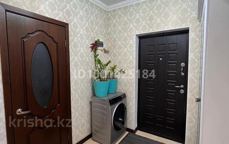 3-комнатная квартира · 112 м² · 4/5 этаж, Бокенбай батыра за 300 000 〒 в Актобе, мкр Авиатор — фото 2