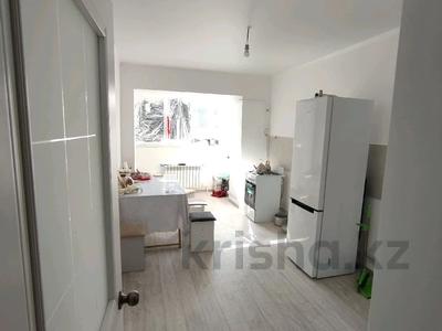 2-комнатная квартира · 62.2 м² · 4/5 этаж, Саяжай 379а за 200 000 ₸ в Актобе, жилой массив Заречный-1