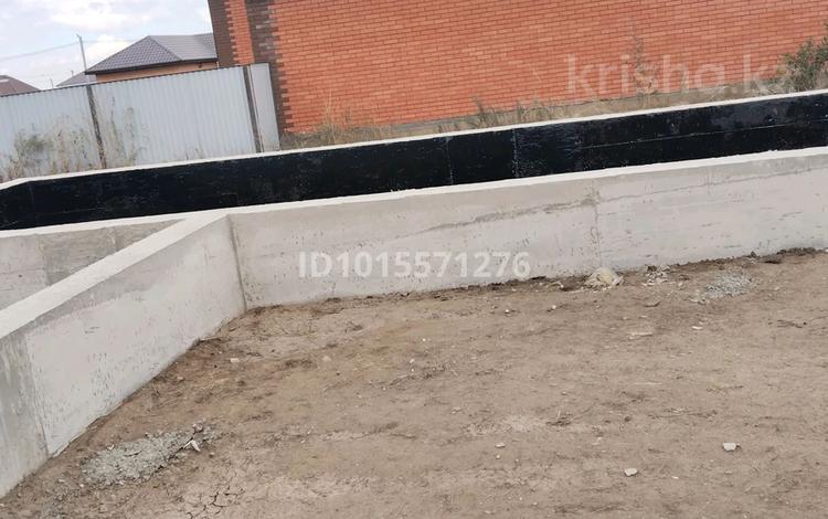 Жер телімі · 10 сотық, АКЖАР ПЛЮС 218 — Продам участок с фундаментом., бағасы: 9.5 млн ₸ в Актобе, жилой массив Акжар-2 — фото 2