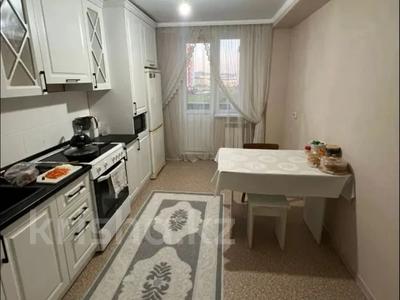 Продажа квартир в Восточно-Казахстанской обл.: 1-комнатная квартира · 40 м² · 2/9 этаж, Аль-Фараби 28 за 18 млн 〒 1-комнатная квартира · 40 м² · 2/9 этаж, Аль-Фараби 28 за 18 млн 〒 в Усть-Каменогорске