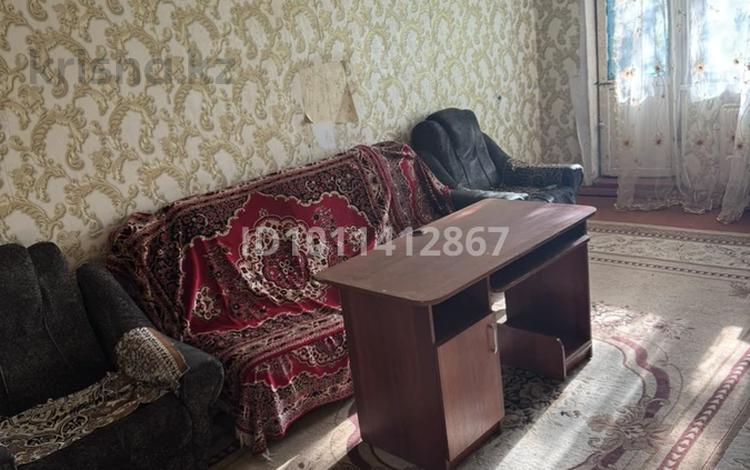 3-комнатная квартира · 67 м² · 4/5 этаж, Аскарова 275 — 3 болмелы квартира сатылды 4 этаж ремонтты жок за 13 млн ₸ в Таразе — фото 2