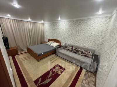 1-комнатная квартира · 30.4 м² · 1/5 этаж, Пр. Октября 4 36 дом за 10 000 ₸ в Жезкент