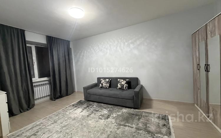 1-комнатная квартира · 40 м² · 8/9 этаж, мкр Атырау, Кульджинский тракт 16/1 за 250 000 ₸ в Алматы, Медеуский р-н — фото 2