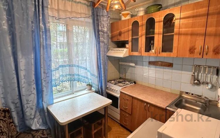 2-комнатная квартира · 42 м² · 1/4 этаж, мкр №3 за 25 млн ₸ в Алматы, Ауэзовский р-н — фото 11