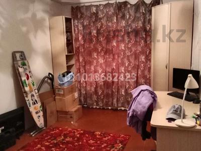 2-комнатная квартира · 50 м² · 5/5 этаж, Молодежная 77 — Находится в верхнем центре 3 за 6.5 млн ₸ в Шахтинске