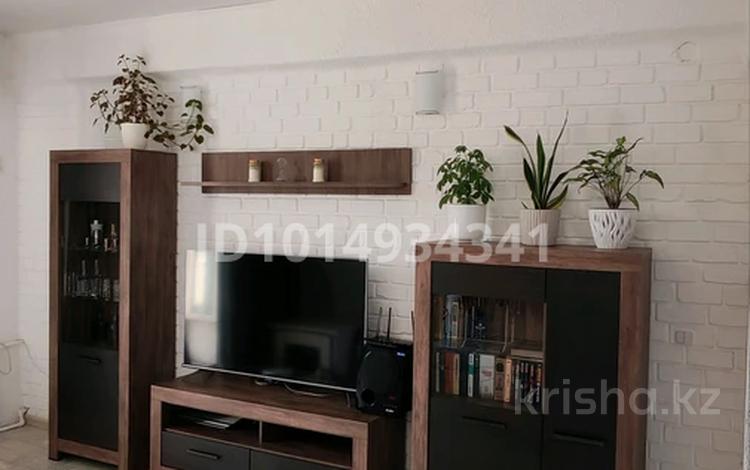 2-комнатная квартира · 54.4 м² · 3/3 этаж, Старый город, 8 марта 14 за 13.5 млн ₸ в Актобе — фото 2