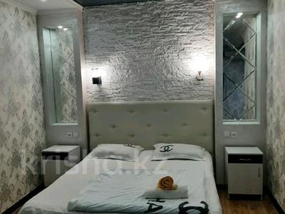 1-бөлмелі пәтер, 30 м², 3 қабат тәулігіне, Тауке хана 8, бағасы: 12 000 〒 в Шымкенте