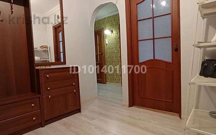 3-комнатная квартира · 63.8 м² · 3/10 этаж, Жукова 23 — 19 микрорайон , рядом находятся мечеть, церковь. за 25 млн ₸ в Петропавловске — фото 2