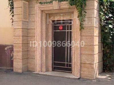 Еркін, кеңселер, дүкендер мен бутиктер, қоймалар, қоғамдық тамақтану орны, сұлулық салондары, монша, қонақ үй және демалыс орындары, медорталықтар мен дәріханалар, білім орталықтары, ойын-сауық · 323 м², бағасы: 225 млн ₸ в Алматы, Алмалинский р-н