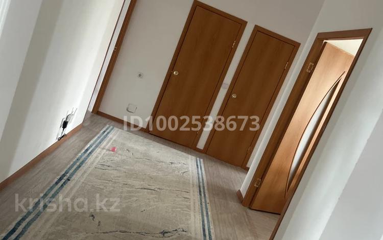 3-бөлмелі пәтер · 85 м² · 2/9 қабат, мкр. Зачаганск пгт, Акан сері 49/1 — Ресторан Альбина, автодоктор, бағасы: 150 000 ₸ в Уральске — фото 2