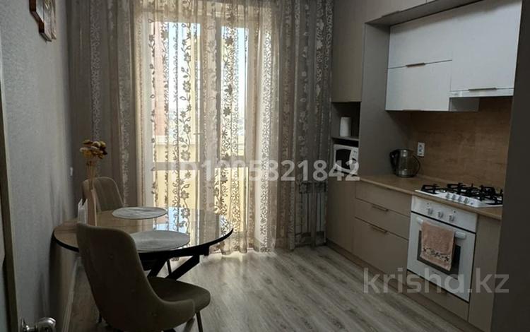 1-комнатная квартира · 40 м² · 7/9 этаж, Микрорайон Береке 59 за 200 000 ₸ в Костанае — фото 2