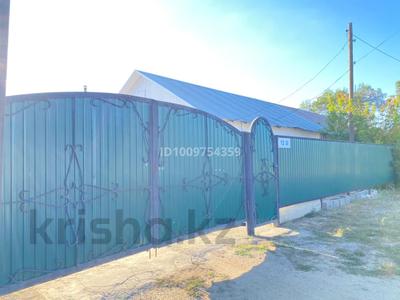 Үйдің бір бөлігі · 4 бөлме · 90 м² · 7.5 сот., мкр Жастар 2 — Алматинская Баян батыра, бағасы: 15 млн 〒 в Актобе, жилой массив Жанаконыс