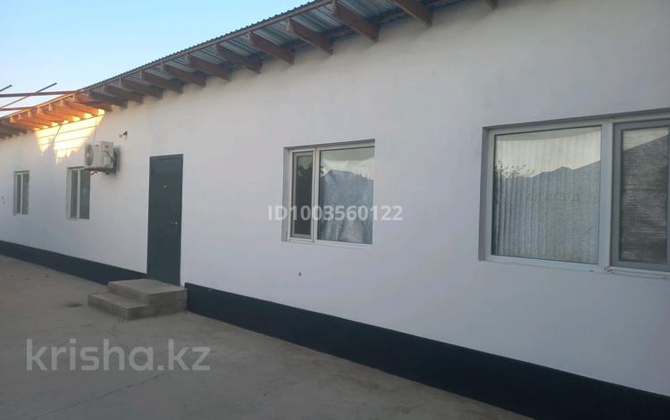 Отдельный дом · 2 комнаты · 70 м² · 12 сот., С. Жарылкапова 47 — Коммунизм районы за 70 000 ₸ в Туркестане — фото 6