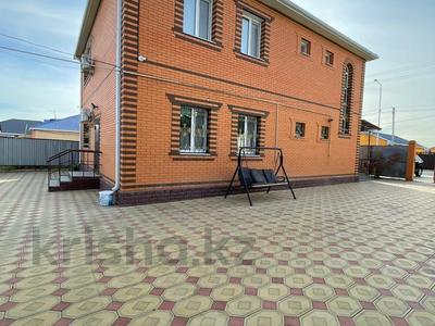 Отдельный дом · 5 комнат · 200 м² · 12 сот., Базар жырау 16 за 54 млн 〒 в Атырау