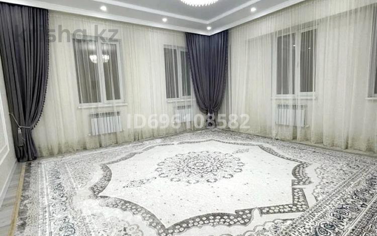 5-комнатная квартира, 160 м², 10/12 этаж, 17-й мкр 113