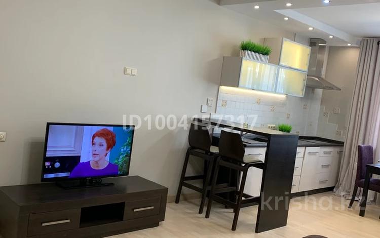 2-комнатная квартира · 50 м² · 7/16 этаж, Торайгырова 19а за 300 000 ₸ в Алматы, Бостандыкский р-н — фото 2