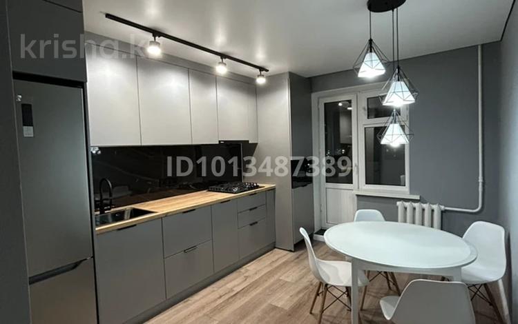 2-бөлмелі пәтер · 68 м² · 8/10 қабат, Қонаев ш/а. 67, бағасы: 28.8 млн ₸ в Уральске, мкр Кунаева — фото 2