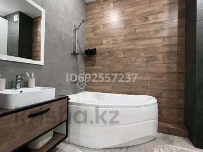 2-бөлмелі пәтер · 80 м² · 11/22 қабат, Достык 97, бағасы: 4 000 ₸ в Алматы