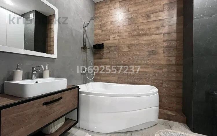 2-бөлмелі пәтер · 80 м² · 11/22 қабат, Достык 97, бағасы: 4 000 ₸ в Алматы — фото 2
