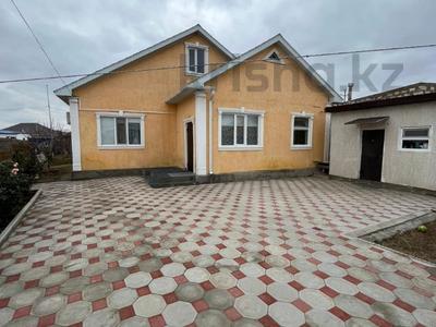 Жеке үй · 4 бөлме · 162 м² · 10 сот., мкр Жумыскер, Кейки Батыра 33, бағасы: 34 млн 〒 в Атырау