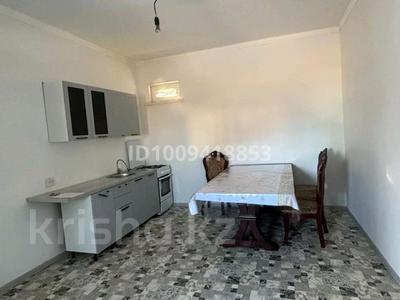 Отдельный дом · 2 комнаты · 70 м², мкр Самал, Проезд 3 11 за 140 000 〒 в Атырау