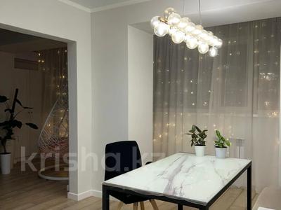 4-комнатная квартира, 106 м², 2/5 этаж, мкр. Алтын орда, Богенбай батыра 133у — ораз татеулы за 40 млн 〒 в Актобе, мкр. Алтын орда