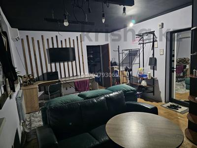 2-комнатная квартира · 38 м² · 1/4 этаж, 3Б мкр 7 за 10 000 ₸ в Актау