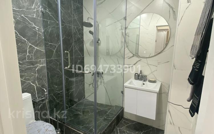 2-комнатная квартира · 54 м² · 11/12 этаж, мкр Юго-Восток, Республика 1/3 за 2 000 ₸ в Караганде, Казыбек би р-н — фото 2